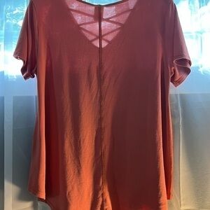 Medium flowy v-neck blouse